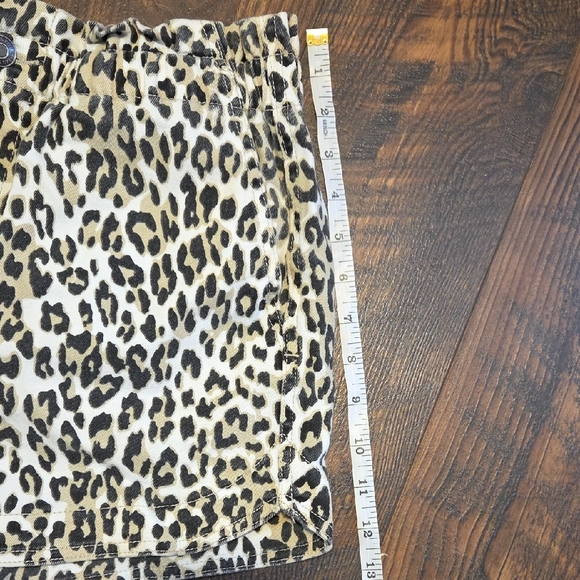Thread & Supply Leopard Print High Waist Shorts - Tan & Black - Picture 4 of 6